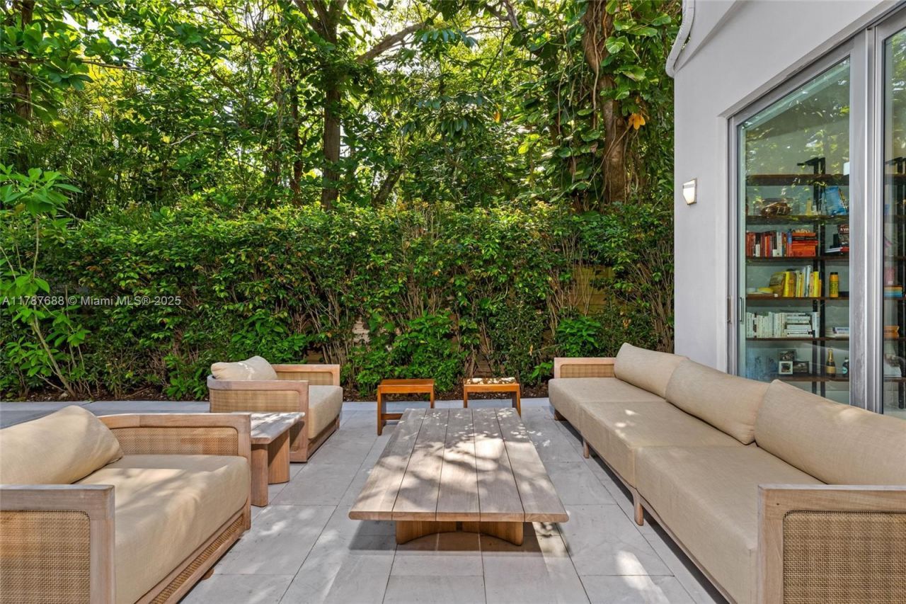 4039 Ventura Ave, Miami, FL 33133 Photo