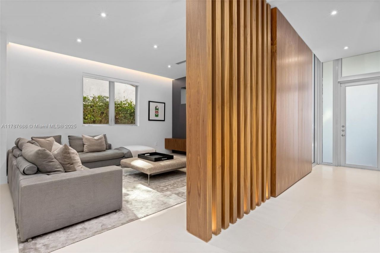 4039 Ventura Ave, Miami, FL 33133 Photo