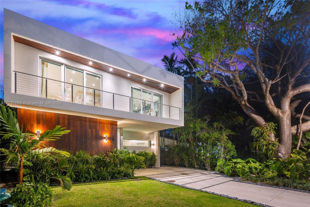 4039 Ventura Ave, Miami, FL 33133 Photo