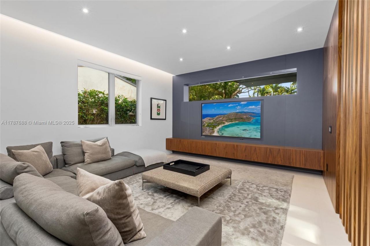 4039 Ventura Ave, Miami, FL 33133 Photo