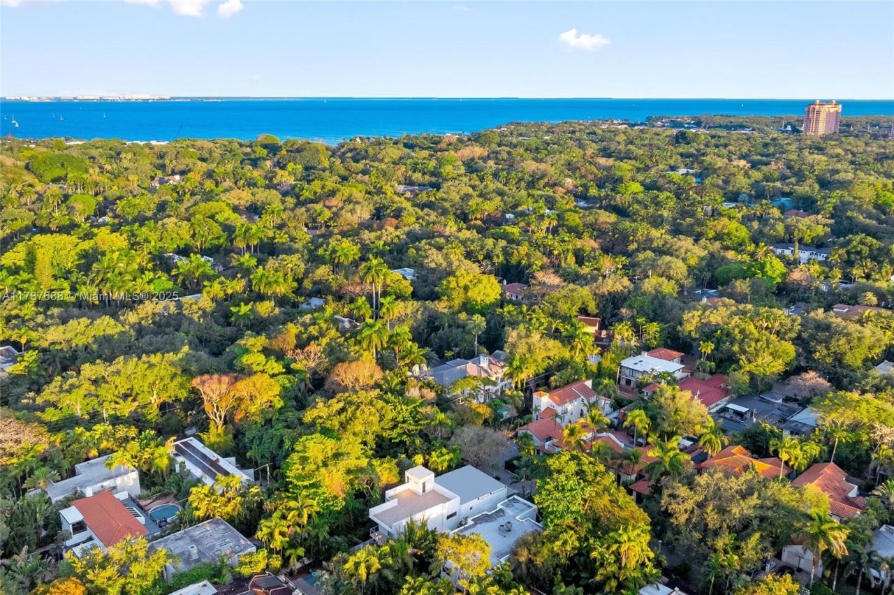 4039 Ventura Ave, Miami, FL 33133 Photo