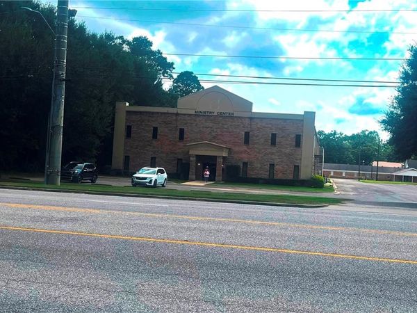 06819 Old Shell Road, Mobile, AL 36608