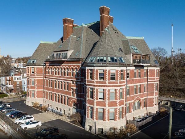 255 Warner Street, Cincinnati, OH 45219