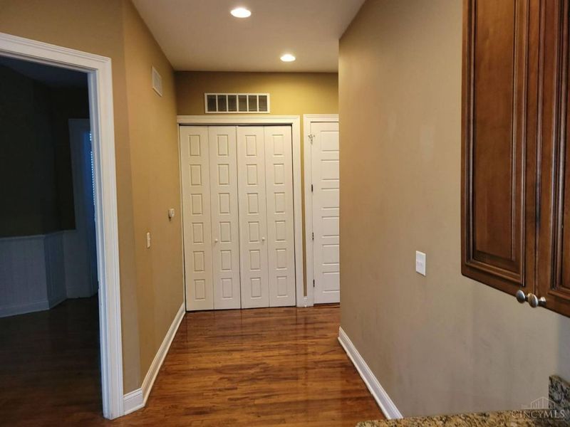 255 Warner Street, Cincinnati, OH 45219 Photo 13