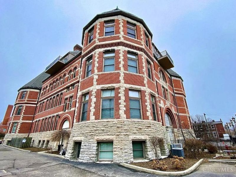 255 Warner Street, Cincinnati, OH 45219 Photo 4