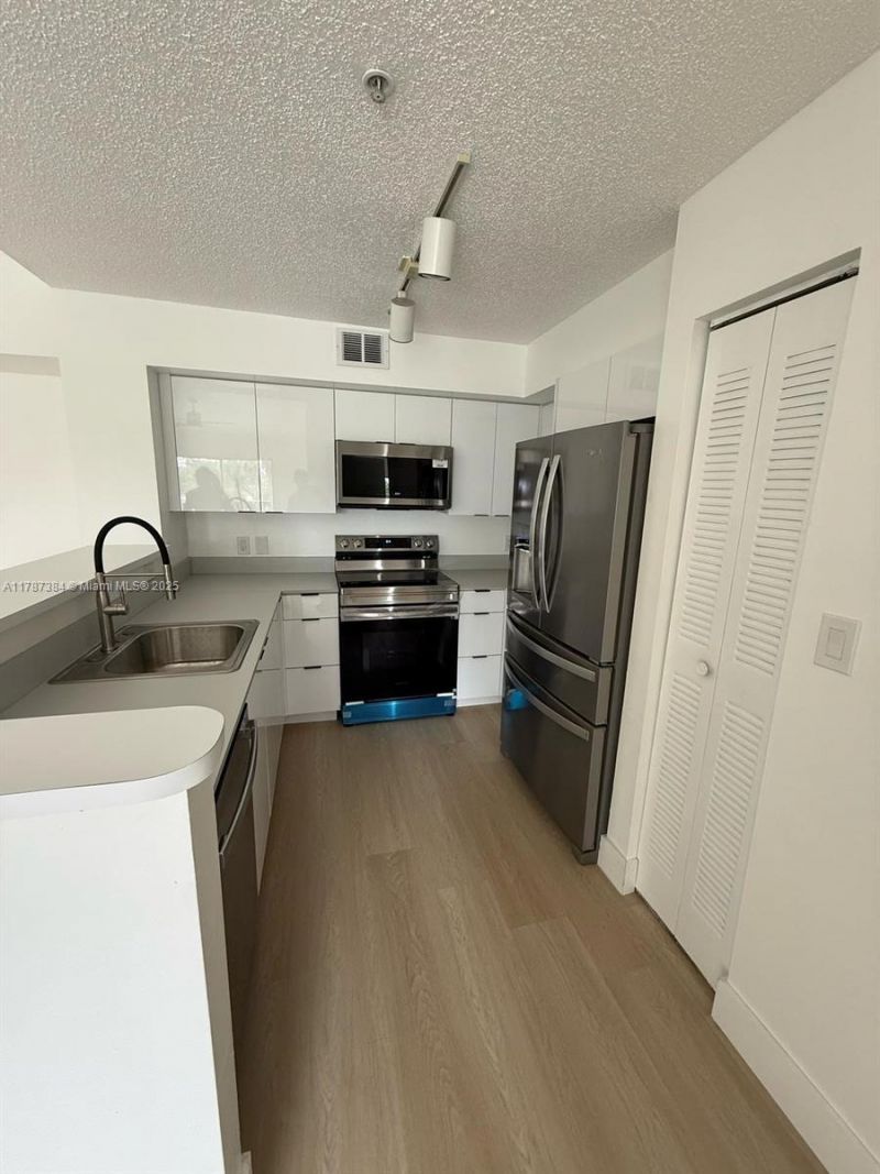 4320 NW 107th Ave, Unit 303-1, Doral, FL 33178 Photo