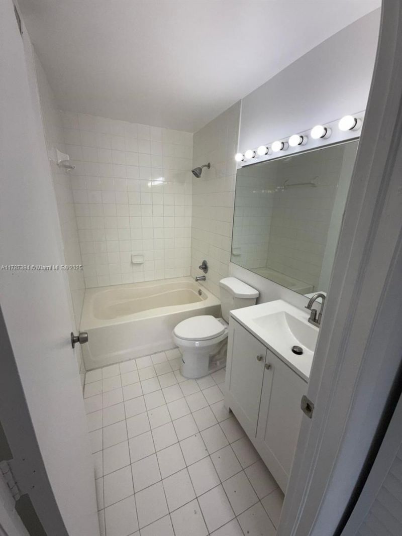 4320 NW 107th Ave, Unit 303-1, Doral, FL 33178 Photo