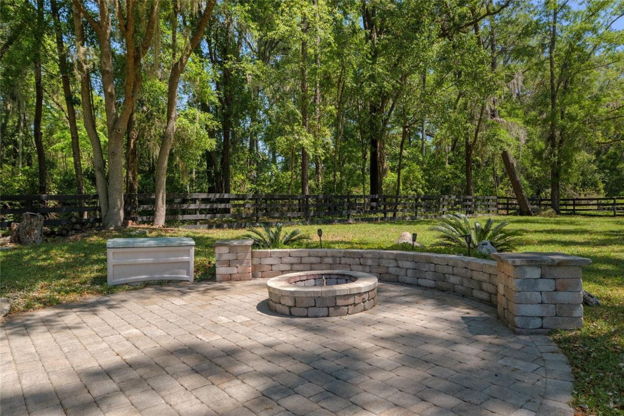 14742 NW 11th Place, Newberry, FL 32669 Photo