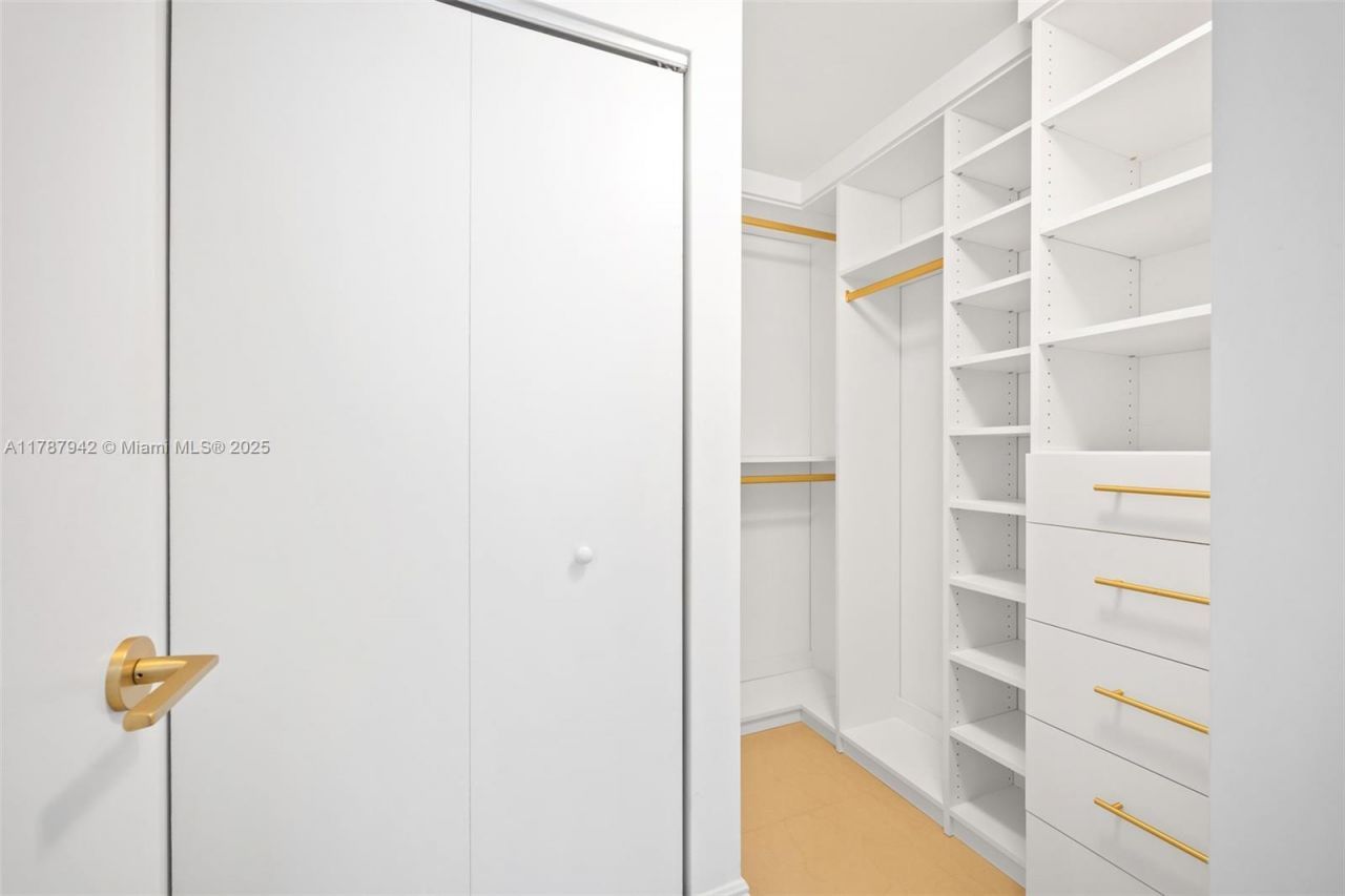 60 SW 13th St, Unit 3414, Miami, FL 33130 Photo