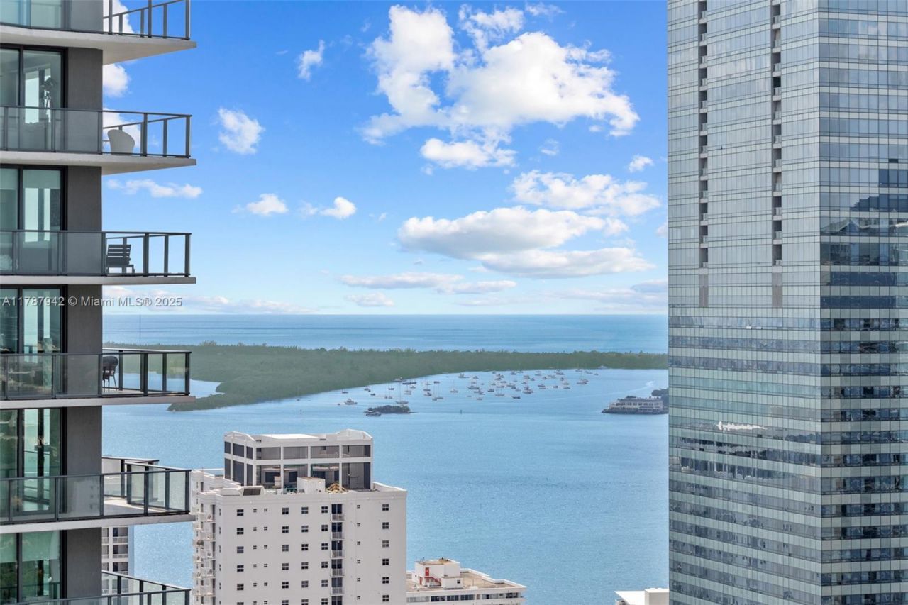 60 SW 13th St, Unit 3414, Miami, FL 33130 Photo