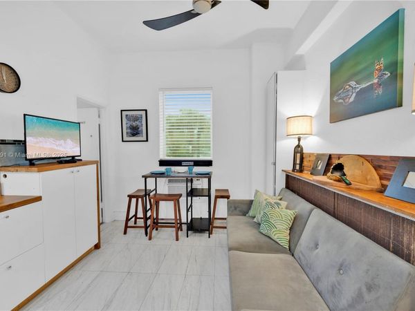 255 W 24th St, Unit 136, Miami Beach, FL 33140