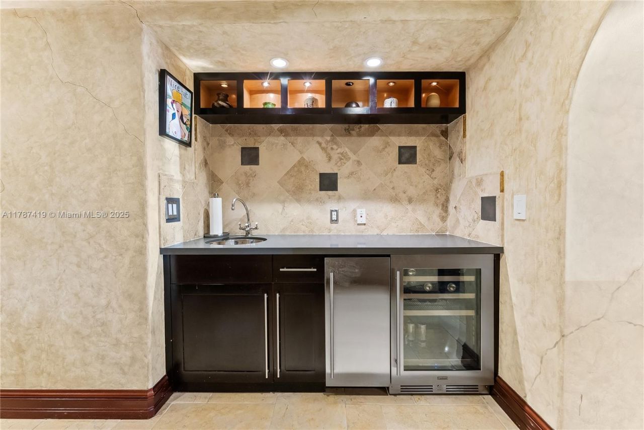 609 2nd Key Dr, Fort Lauderdale, FL 33304 Photo