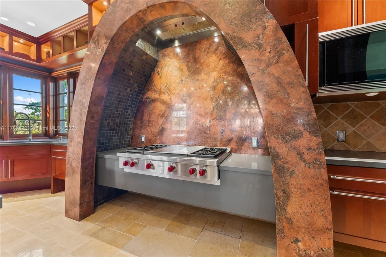 609 2nd Key Dr, Fort Lauderdale, FL 33304 Photo