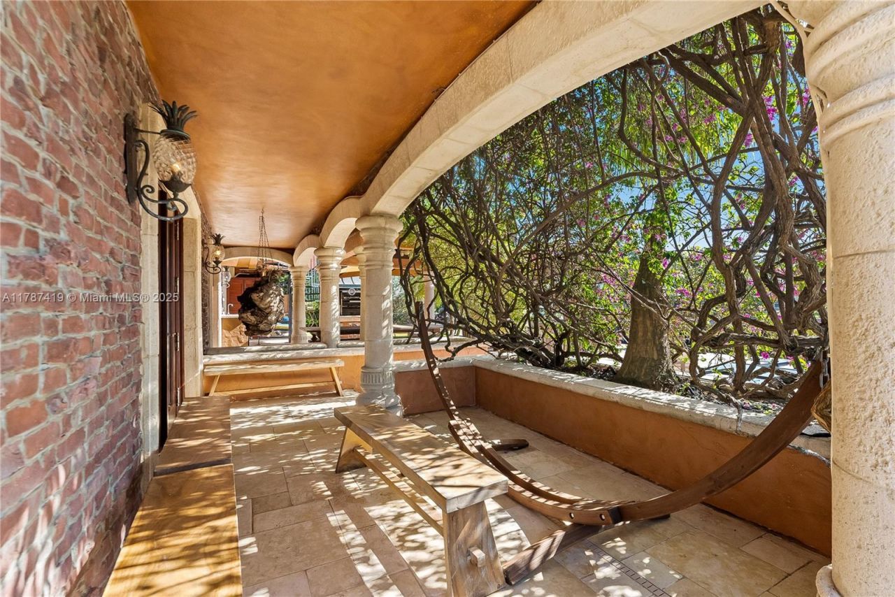 609 2nd Key Dr, Fort Lauderdale, FL 33304 Photo