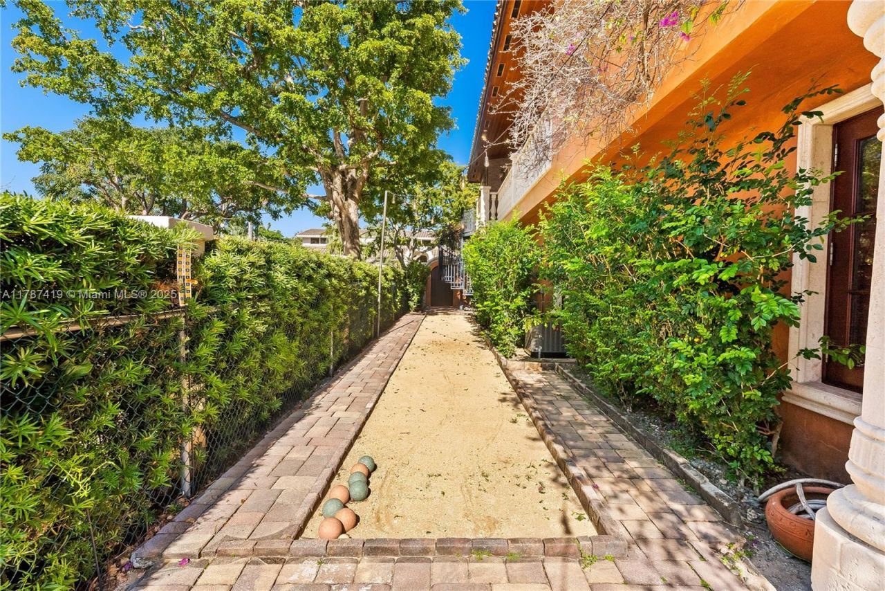 609 2nd Key Dr, Fort Lauderdale, FL 33304 Photo