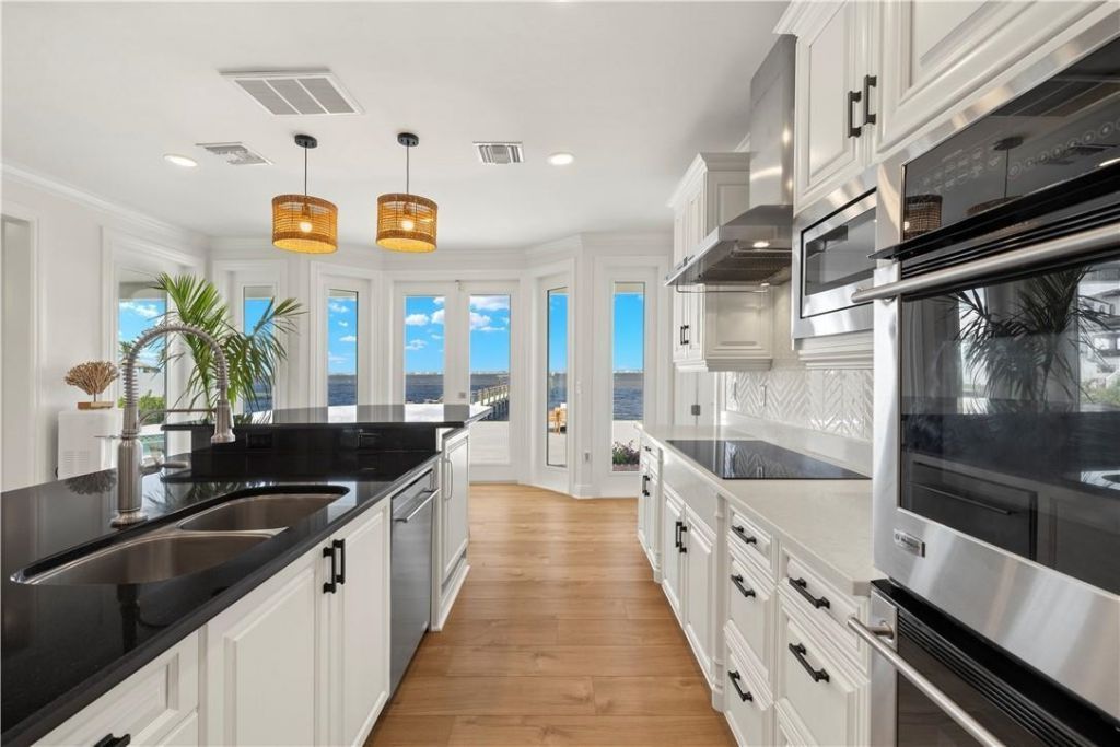 8451 Casa Del Rio Ln, Fort Myers, FL 33919 Photo