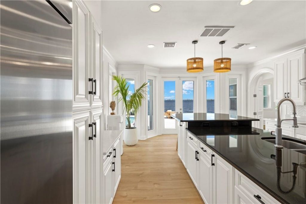 8451 Casa Del Rio Ln, Fort Myers, FL 33919 Photo