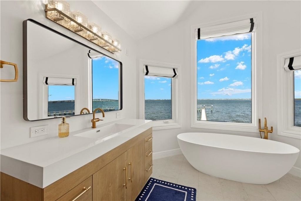 8451 Casa Del Rio Ln, Fort Myers, FL 33919 Photo