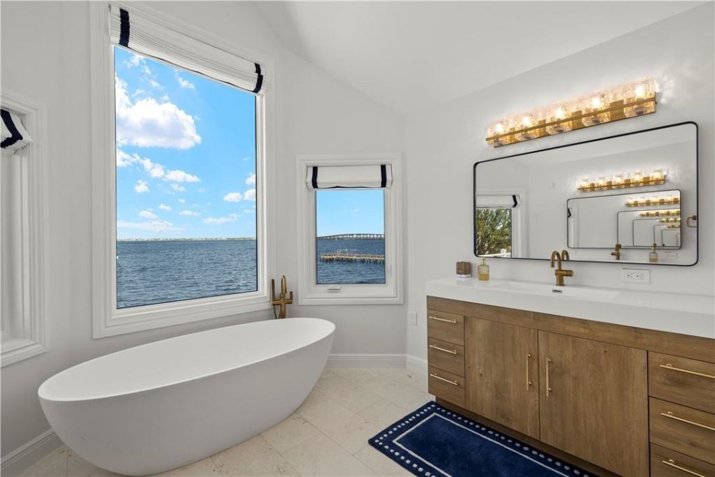 8451 Casa Del Rio Ln, Fort Myers, FL 33919 Photo