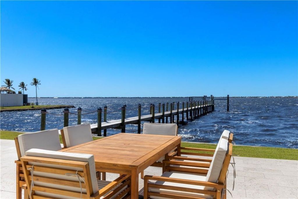 8451 Casa Del Rio Ln, Fort Myers, FL 33919 Photo