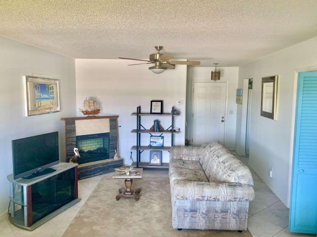 200 Greytwig Road, Unit 213, Vero Beach, FL 32963 Photo