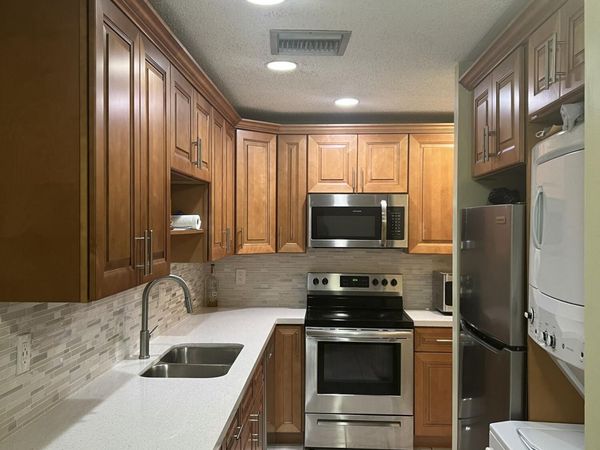 1835 NW 18th Street, Unit 104, Delray Beach, FL 33445