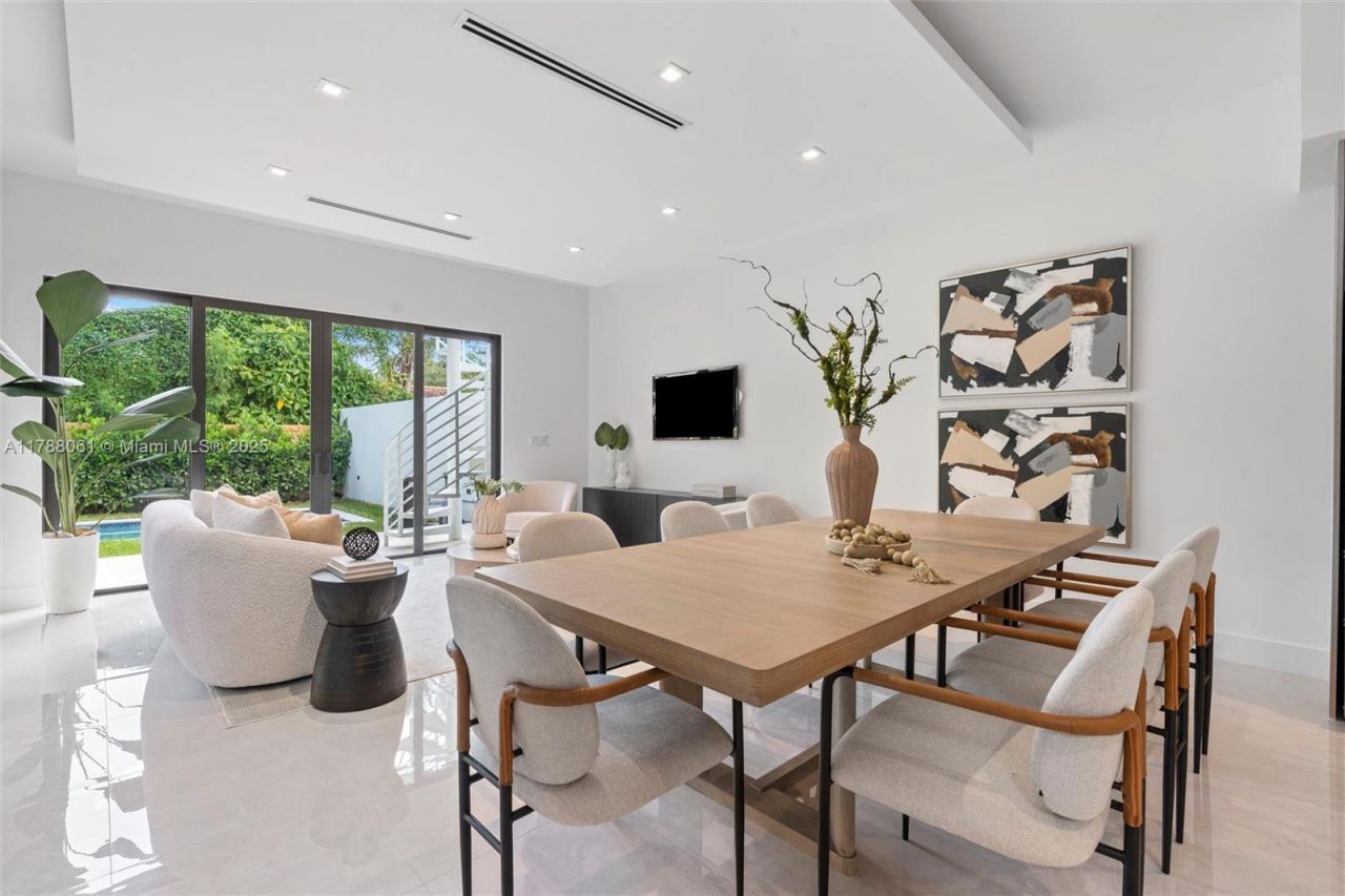 1233 SW 13th Ave, Unit A, Miami, FL 33135 Photo