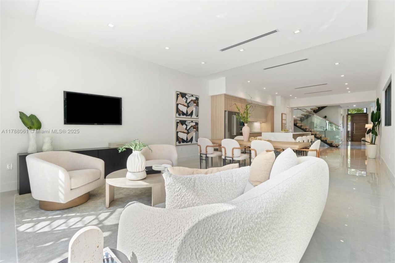 1233 SW 13th Ave, Unit A, Miami, FL 33135 Photo