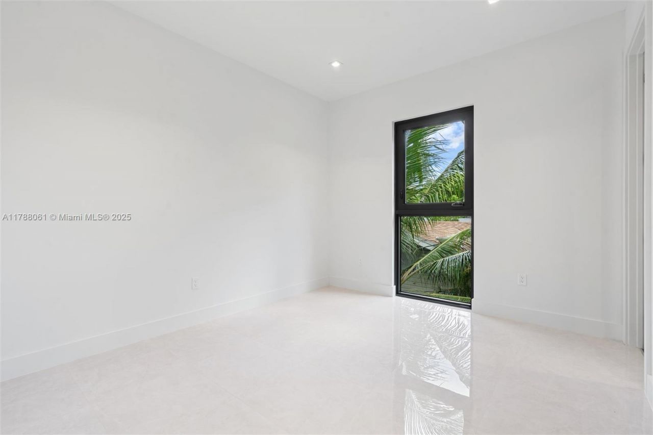 1233 SW 13th Ave, Unit A, Miami, FL 33135 Photo