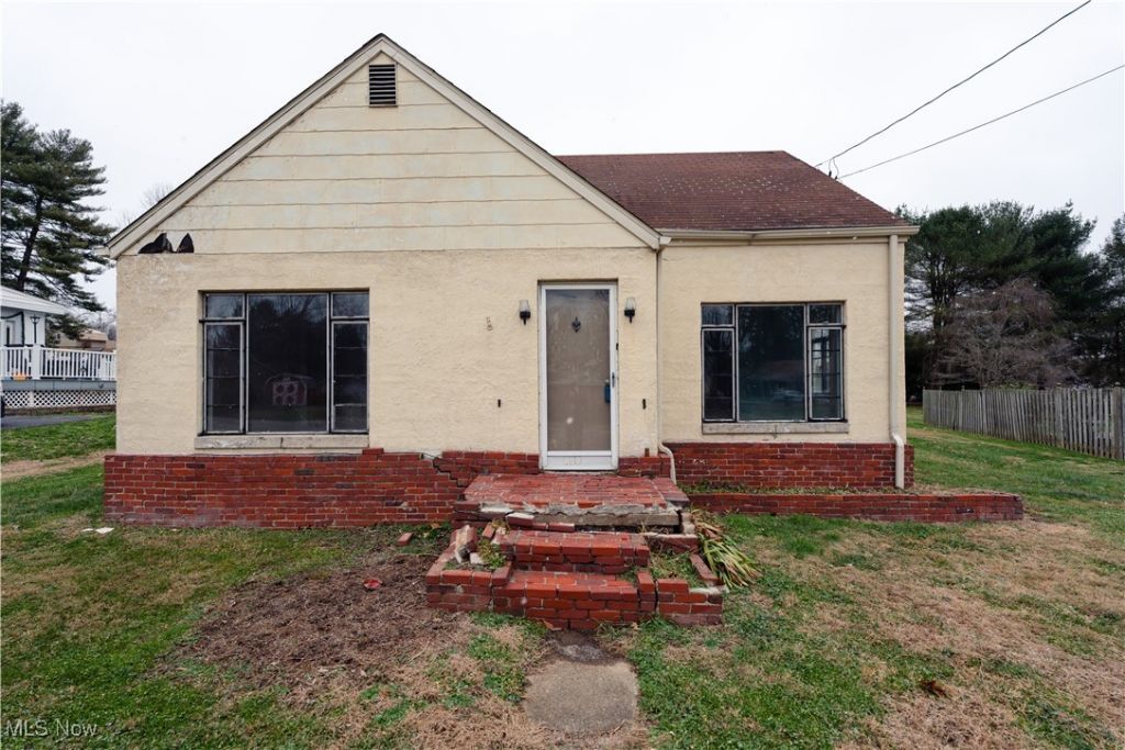 102 Woodrow Street, Marietta, OH 45750 Main Photo