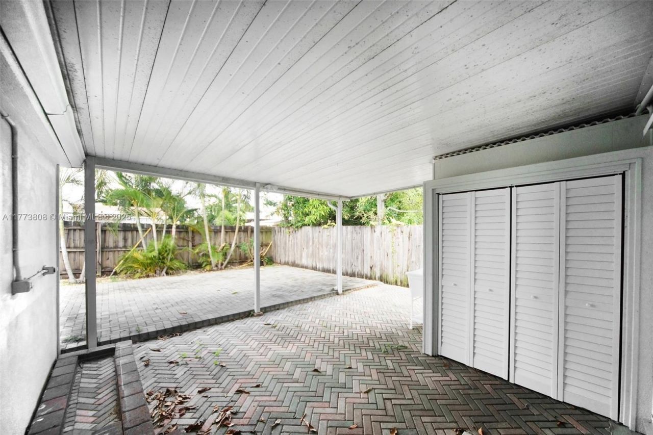 621 Hudson Rd, West Palm Beach, FL 33405 Photo