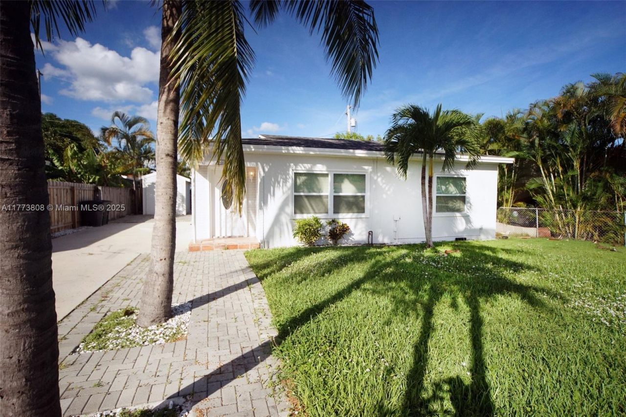 621 Hudson Rd, West Palm Beach, FL 33405 Photo