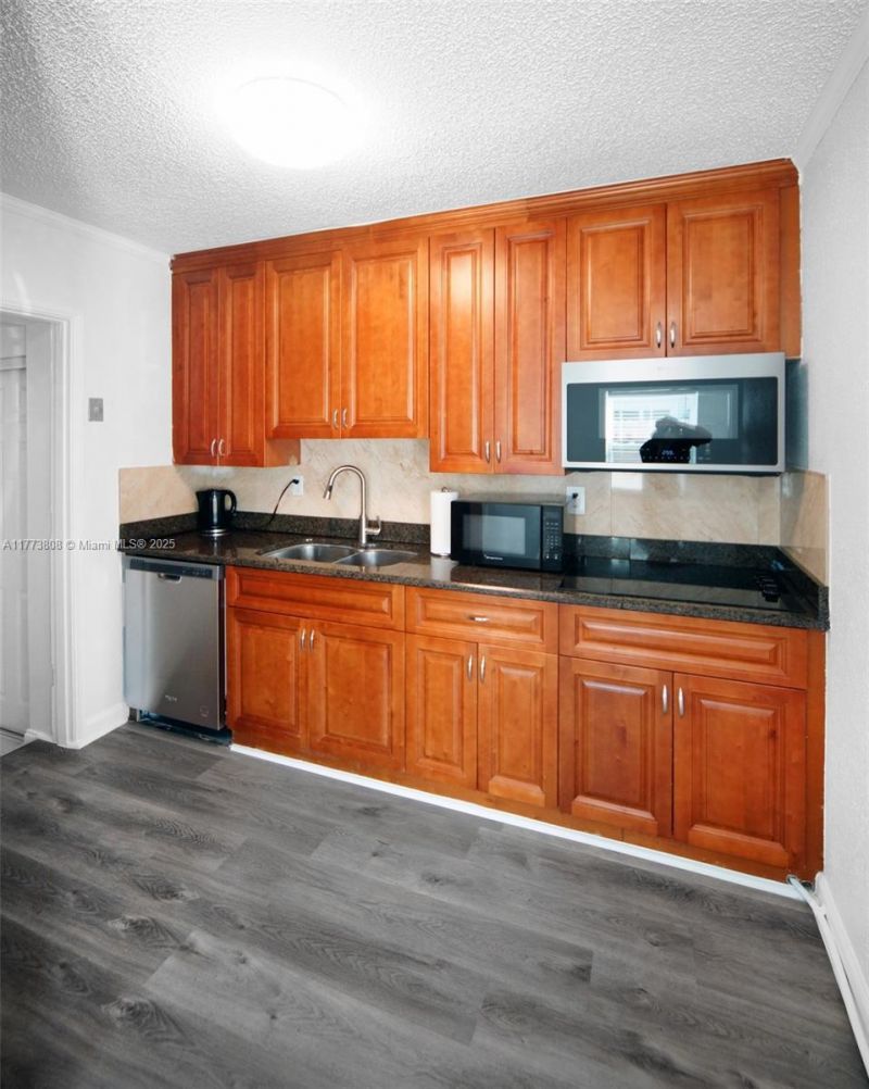 621 Hudson Rd, West Palm Beach, FL 33405 Photo