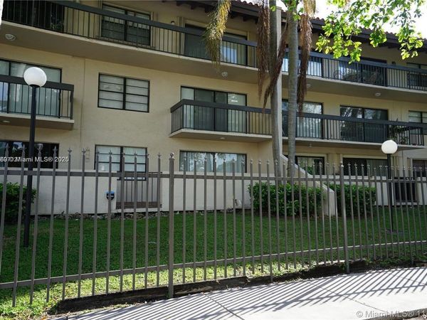 5201 Orduna Dr, Unit 12, Coral Gables, FL 33146