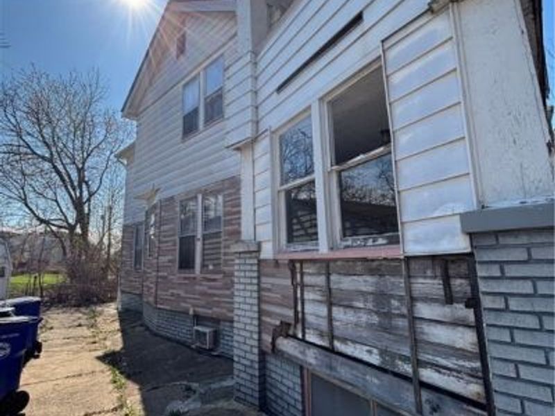 1220 Ansel Road, Cleveland, OH 44108 Photo 3