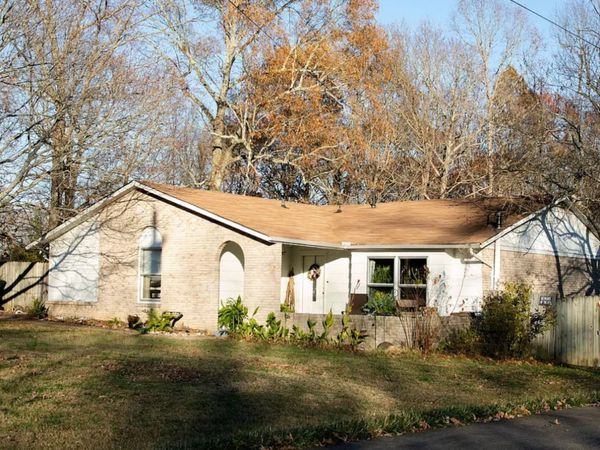 128 Robin Hood Rd, Dickson, TN 37055