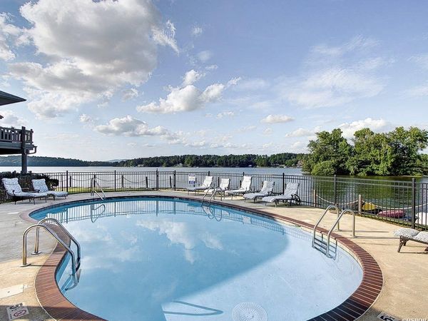 400 FARR SHORES Drive, Unit 15F, Hot Springs, AR 71913