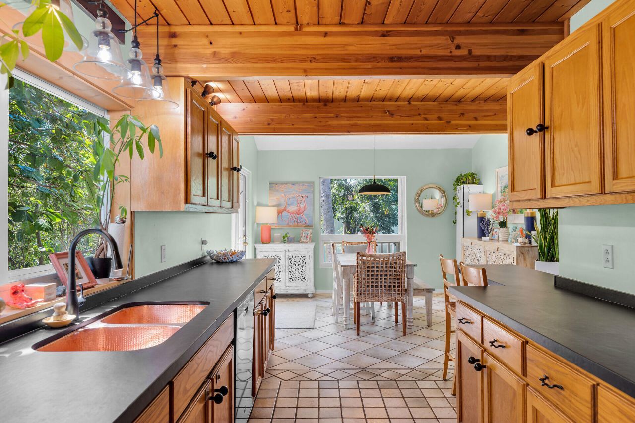 82762 Overseas Highway, Unit 3, Islamorada, FL 33036 Photo