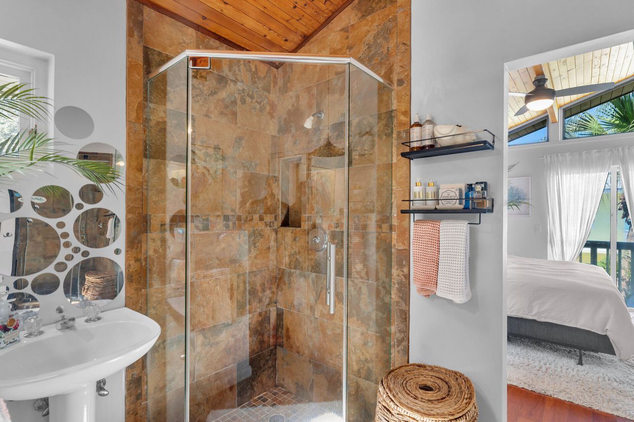 82762 Overseas Highway, Unit 3, Islamorada, FL 33036 Photo