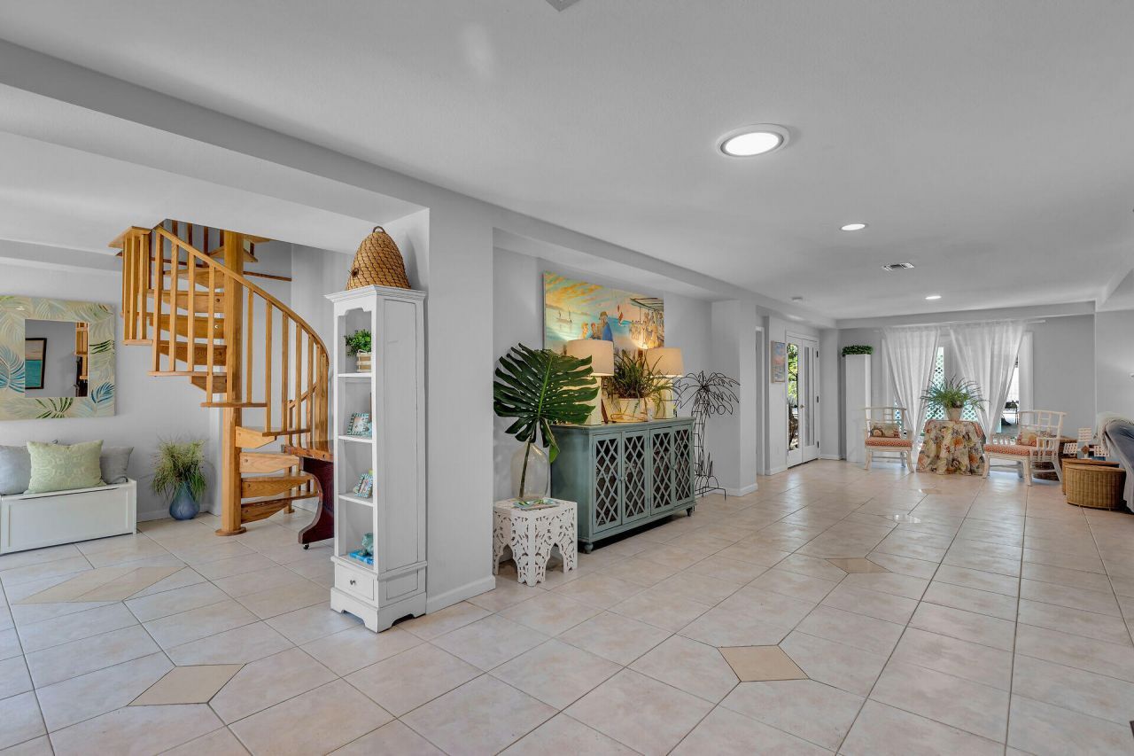 82762 Overseas Highway, Unit 3, Islamorada, FL 33036 Photo