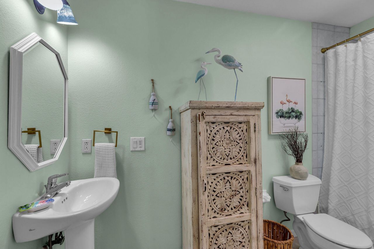 82762 Overseas Highway, Unit 3, Islamorada, FL 33036 Photo