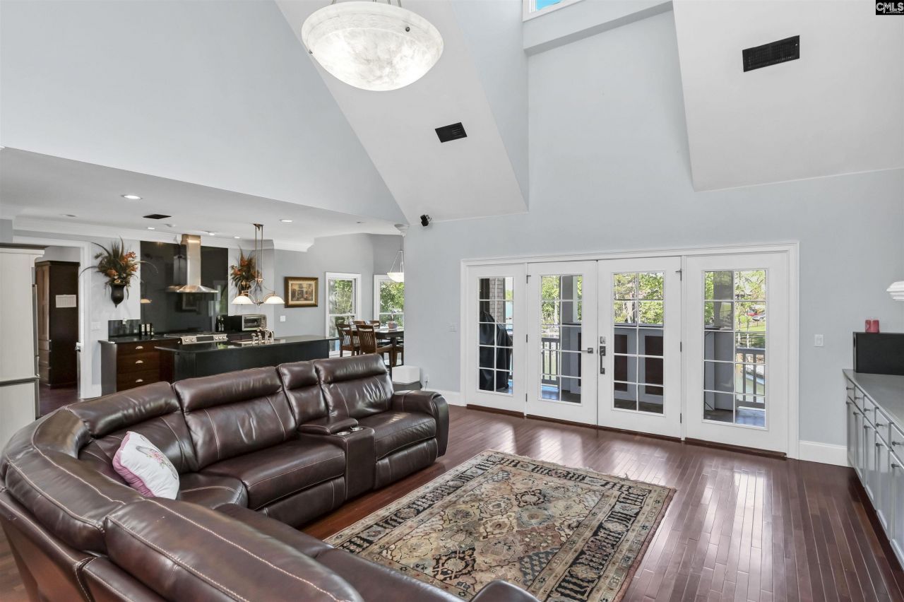 808 Island Point Lane Photo 9