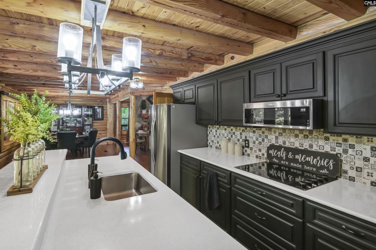 560 Beaver Creek Road Photo 10