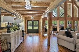 560 Beaver Creek Road photo 4