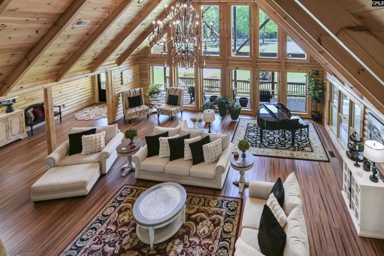 560 Beaver Creek Road Photo 4