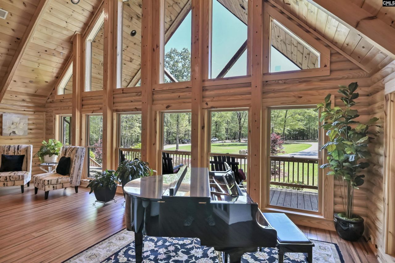 560 Beaver Creek Road Photo 8