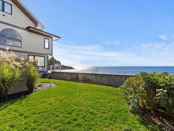 183 Bass Point Rd, Nahant, MA 01908