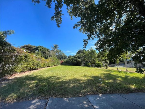 3049 NW 5th Ave, Miami, FL 33127