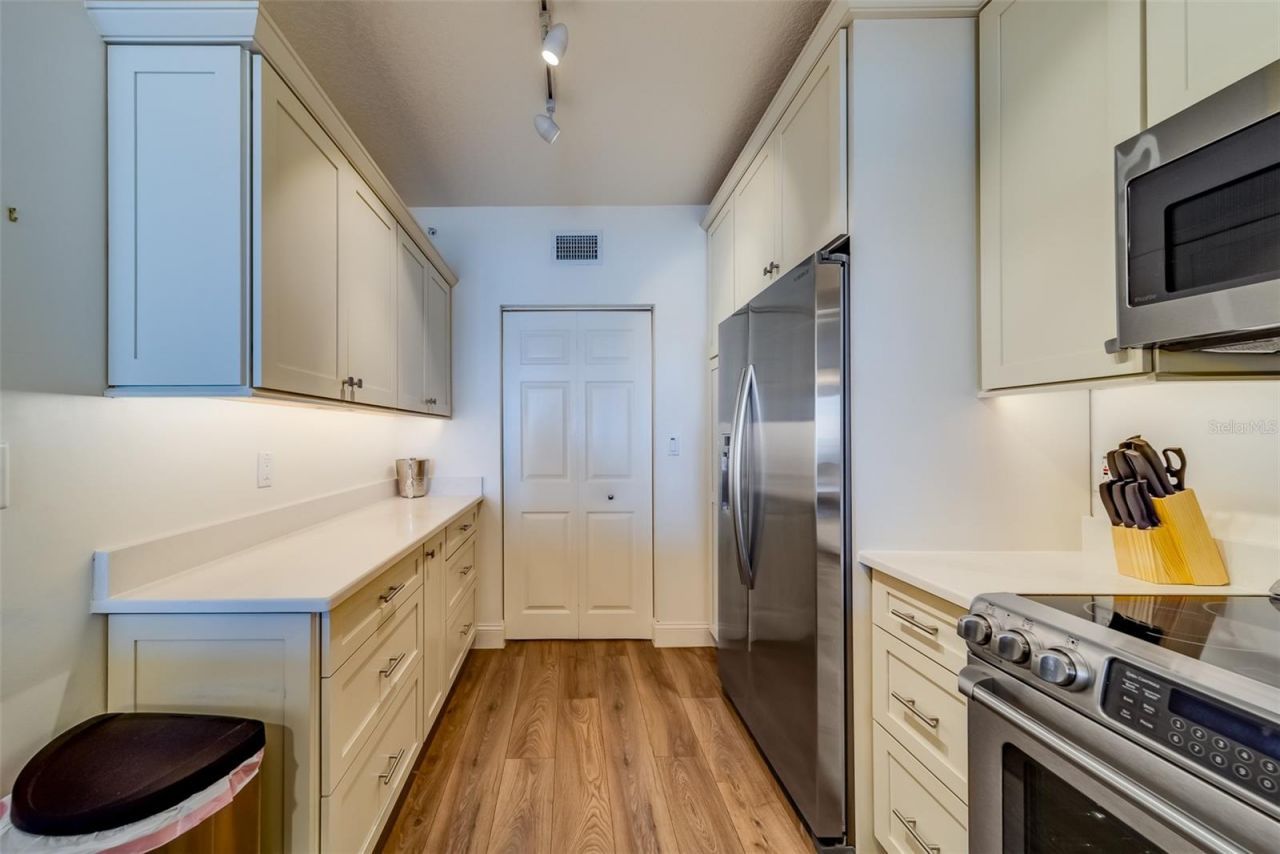 16500 Gulf Boulevard, Unit 355, North Redington Beach, FL 33708 Photo
