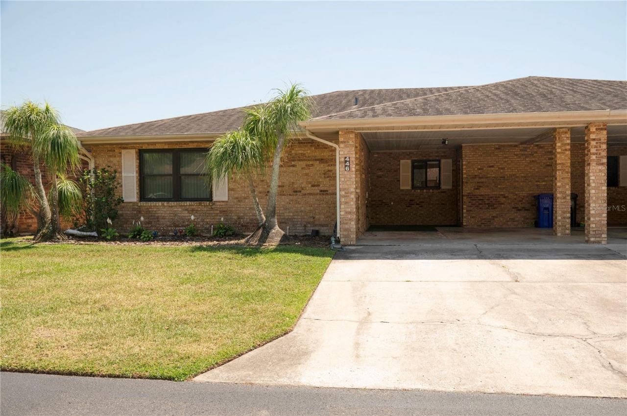 446 Lake Carolyn Circle, Lakeland, FL 33813 Main Photo